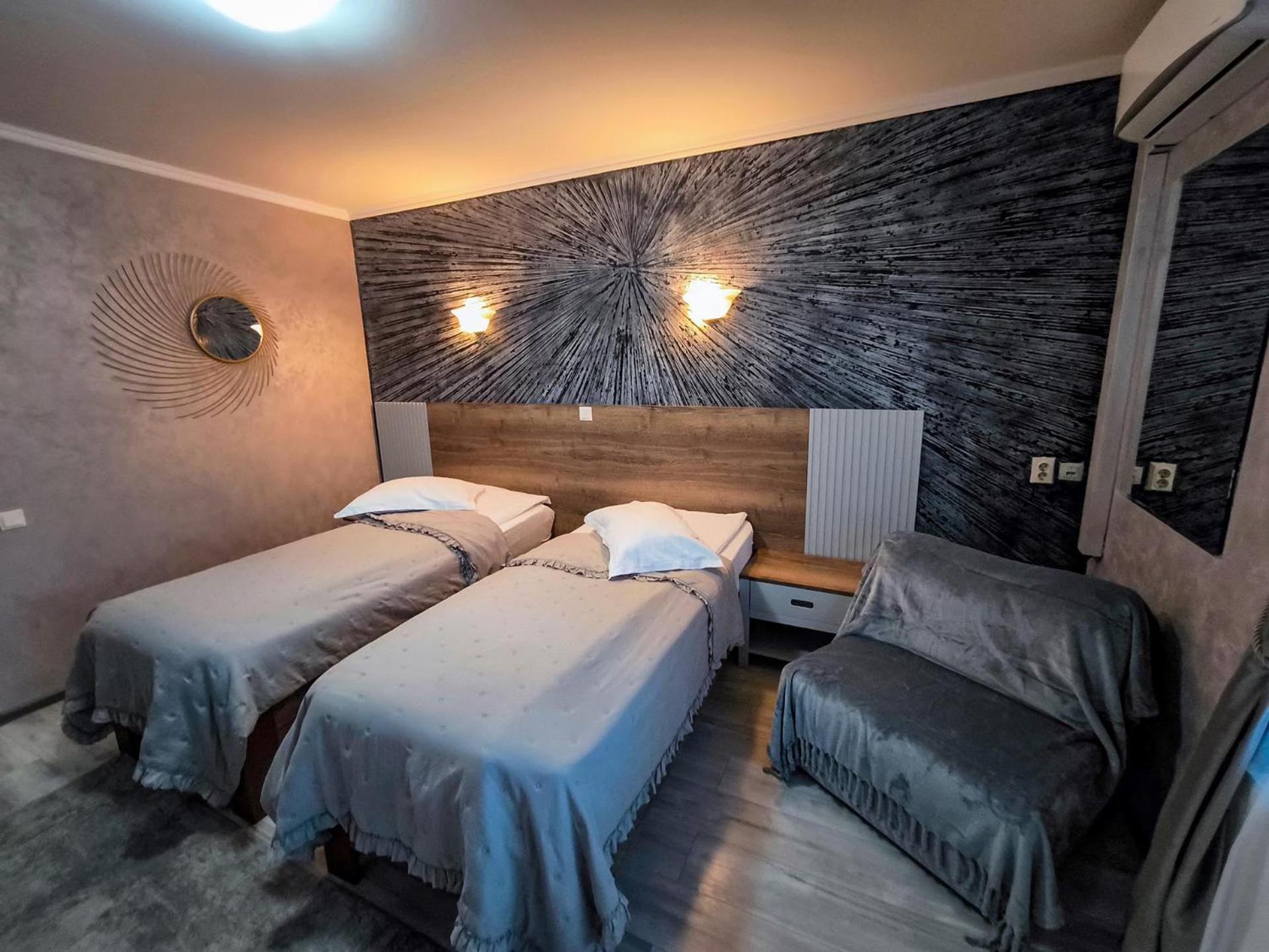Hotel Dorobanti Jászvásár Kültér fotó