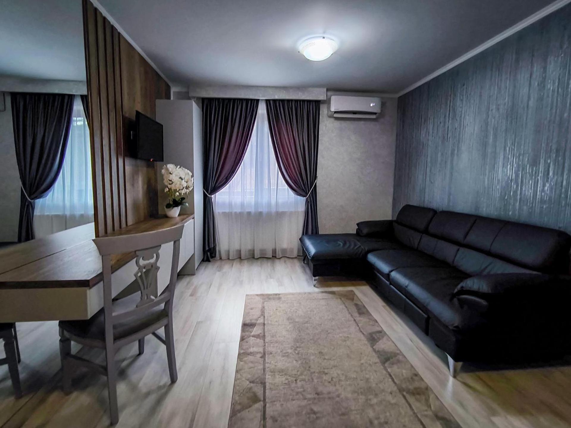 Hotel Dorobanti Jászvásár Kültér fotó