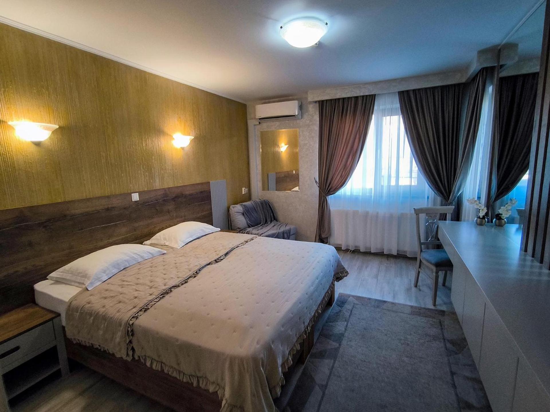 Hotel Dorobanti Jászvásár Kültér fotó