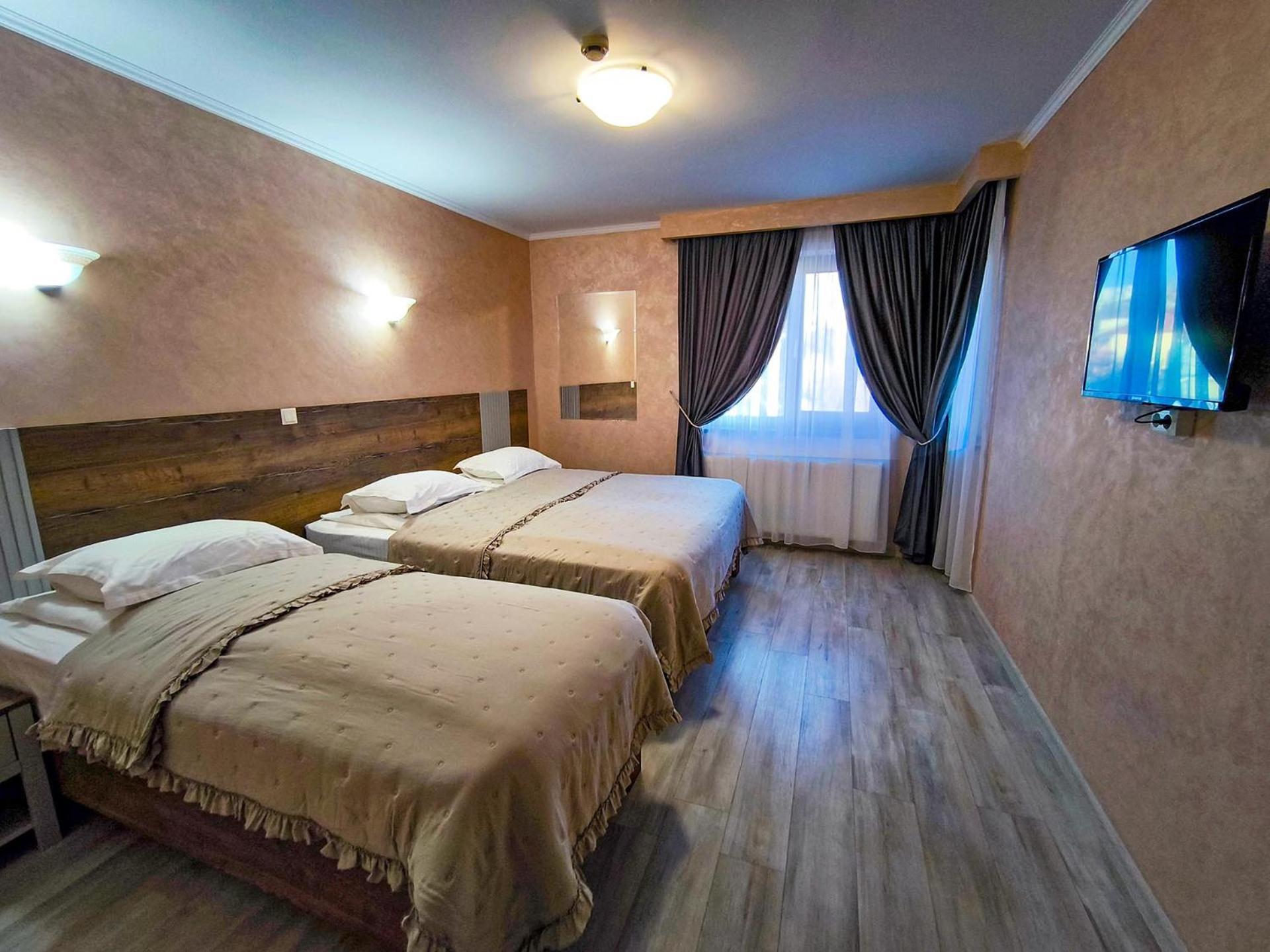 Hotel Dorobanti Jászvásár Kültér fotó